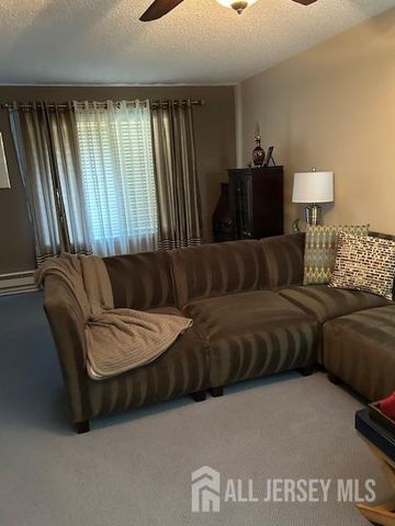 180-B Mimosa Plaza Plaza, Monroe, NJ 08831