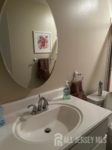 180-B Mimosa Plaza Plaza, Monroe, NJ 08831