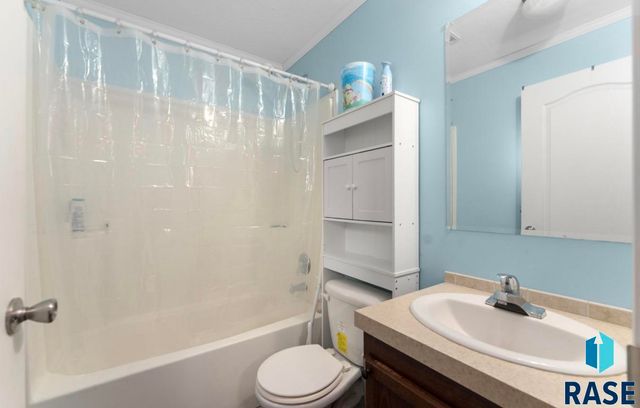 6013 W Flamingo Pl Place, Sioux Falls, SD 57107