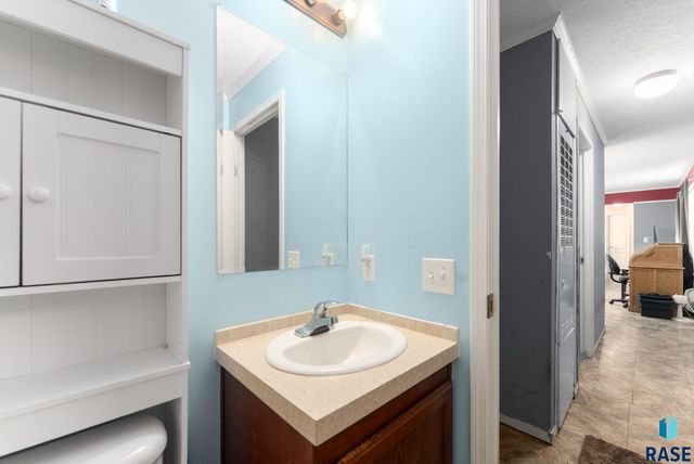 6013 W Flamingo Pl Place, Sioux Falls, SD 57107