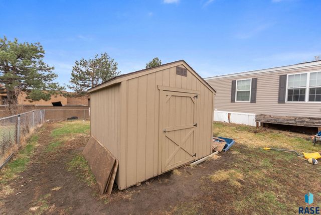 6013 W Flamingo Pl Place, Sioux Falls, SD 57107