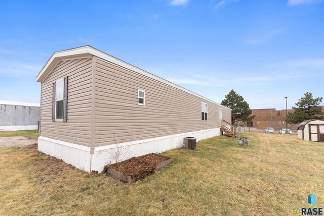 6013 W Flamingo Pl Place, Sioux Falls, SD 57107