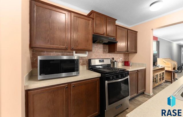 6013 W Flamingo Pl Place, Sioux Falls, SD 57107