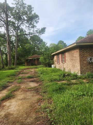 748 County Road 296d, Alvin, TX 77511