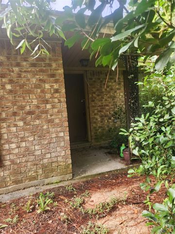 748 County Road 296d, Alvin, TX 77511