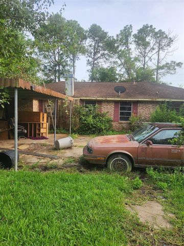 748 County Road 296d, Alvin, TX 77511
