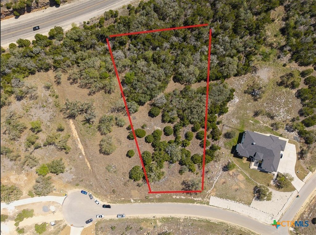 Image 2 of property listing at 1412 powder ridge rd, New Braunfels, TX 78132