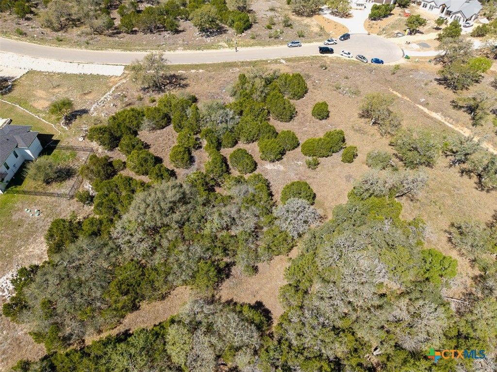 Image 9 of property listing at 1412 powder ridge rd, New Braunfels, TX 78132