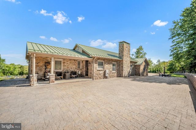 1851 MEETINGHOUSE RD, Warminster, PA 18974