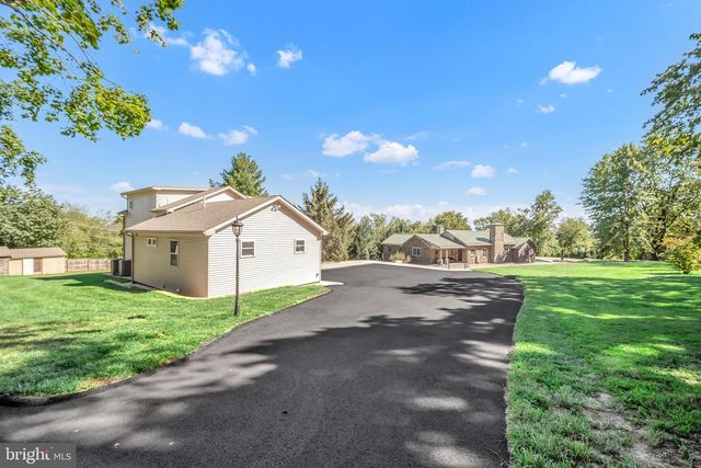 1851 MEETINGHOUSE RD, Warminster, PA 18974