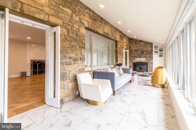 1851 MEETINGHOUSE RD, Warminster, PA 18974