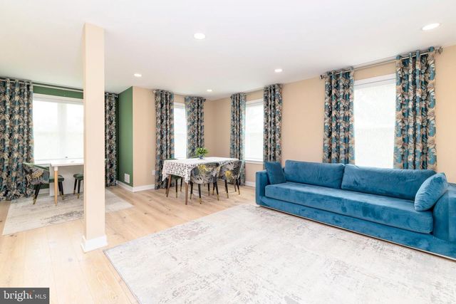 1851 MEETINGHOUSE RD, Warminster, PA 18974