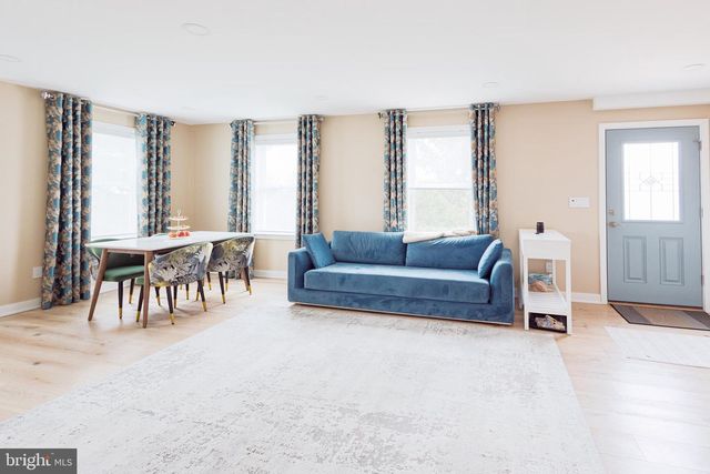 1851 MEETINGHOUSE RD, Warminster, PA 18974