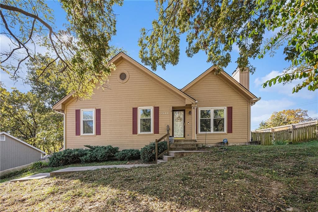 3542 NE Rock Creek Drive, Kansas City, MO 64116