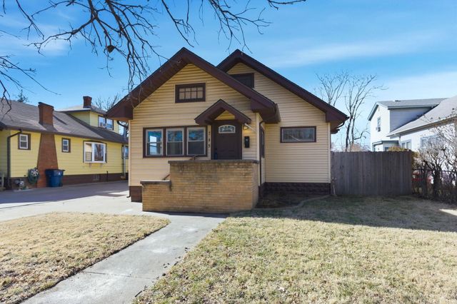 345 S Holyoke St, Wichita, KS 67218