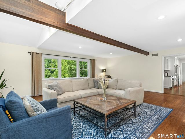 9 Nursery Court, Norwalk, CT 06850
