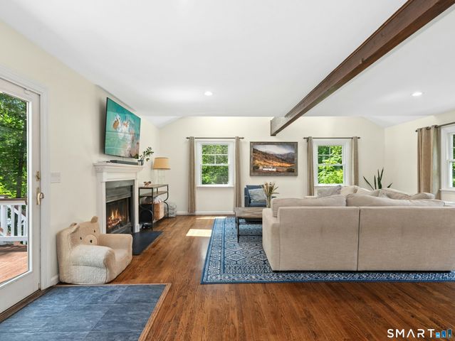 9 Nursery Court, Norwalk, CT 06850