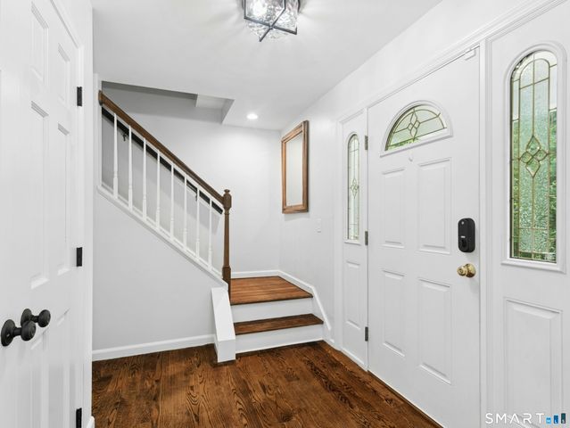 9 Nursery Court, Norwalk, CT 06850