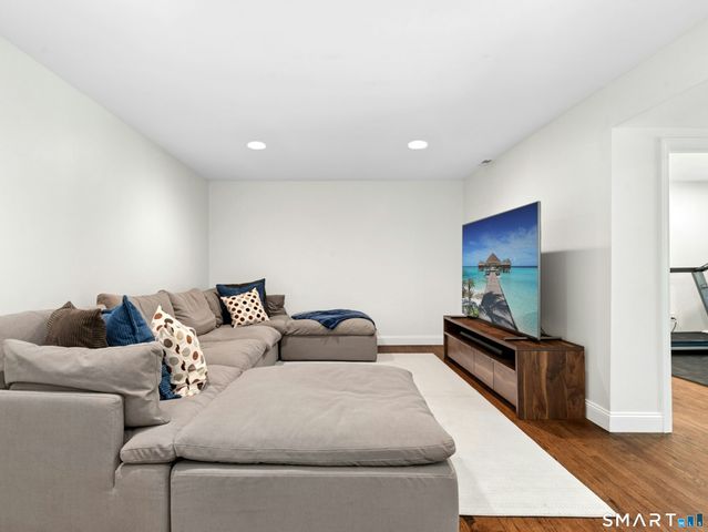 9 Nursery Court, Norwalk, CT 06850