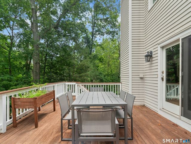 9 Nursery Court, Norwalk, CT 06850