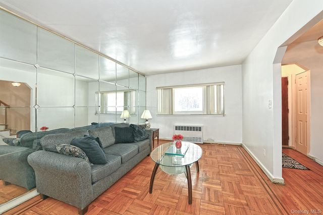 3617 Laconia Avenue, Bronx, NY 10469