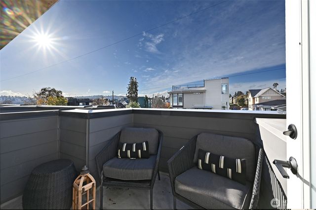 6308 26th Avenue NW, Seattle, WA 98107