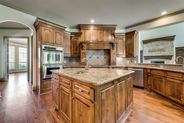2207 Kings Pass, Heath, TX 75032