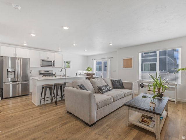 1786 E EAGLE VIEW LN, Eagle Mountain, UT 84005