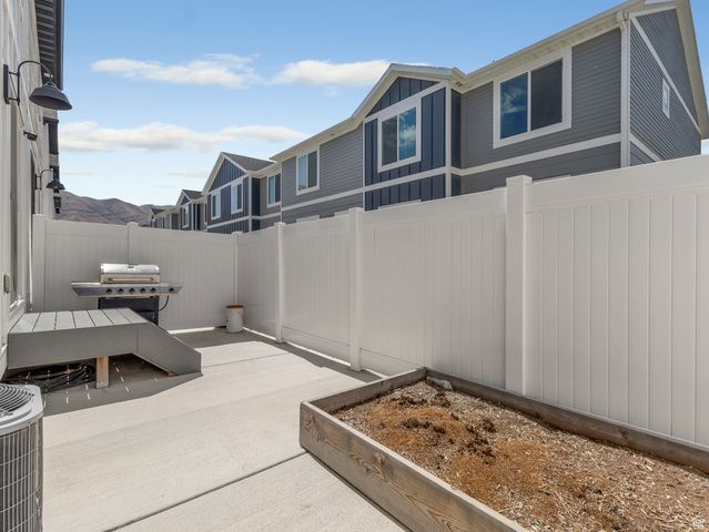 1786 E EAGLE VIEW LN, Eagle Mountain, UT 84005