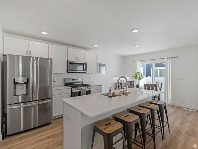 1786 E EAGLE VIEW LN, Eagle Mountain, UT 84005