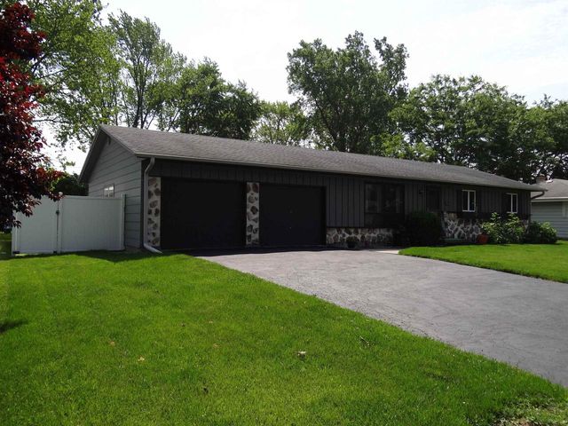 2514 Sherwood Drive, Janesville, WI 53545