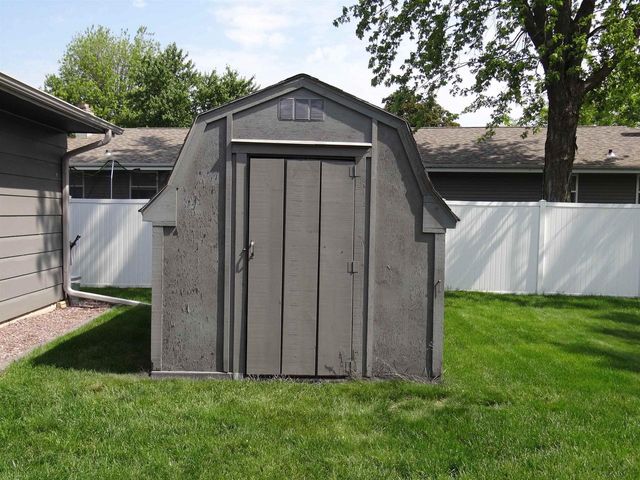2514 Sherwood Drive, Janesville, WI 53545