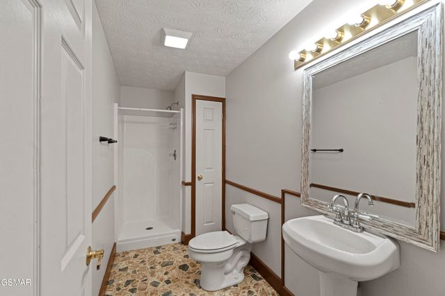 662 Lower Bogard Road, Newport, TN 37821