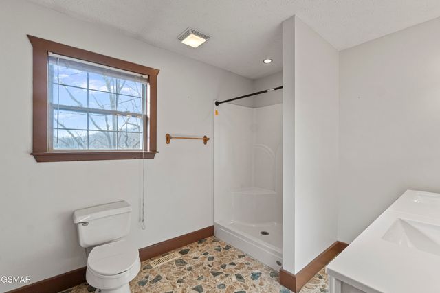 662 Lower Bogard Road, Newport, TN 37821