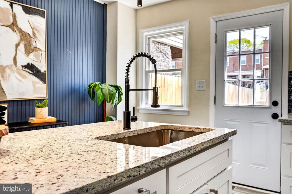 Image 10 of property listing at 1419 WELDON PL N, Baltimore, MD 21211