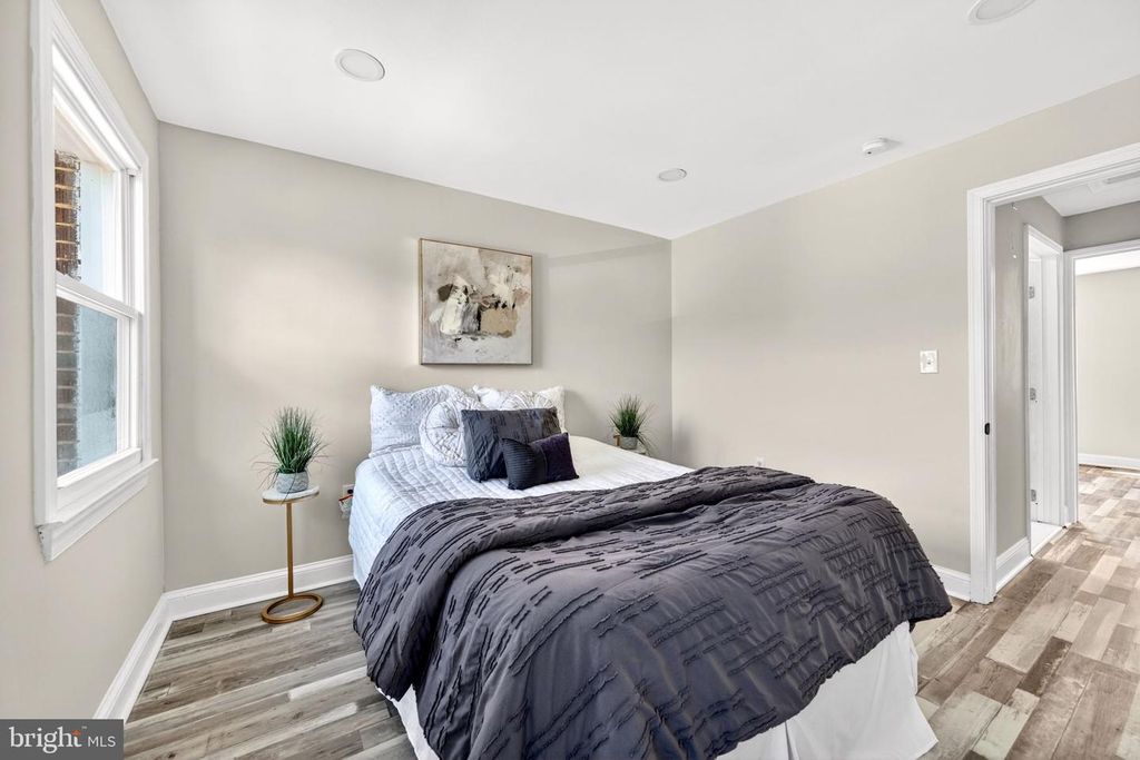 Image 13 of property listing at 1419 WELDON PL N, Baltimore, MD 21211