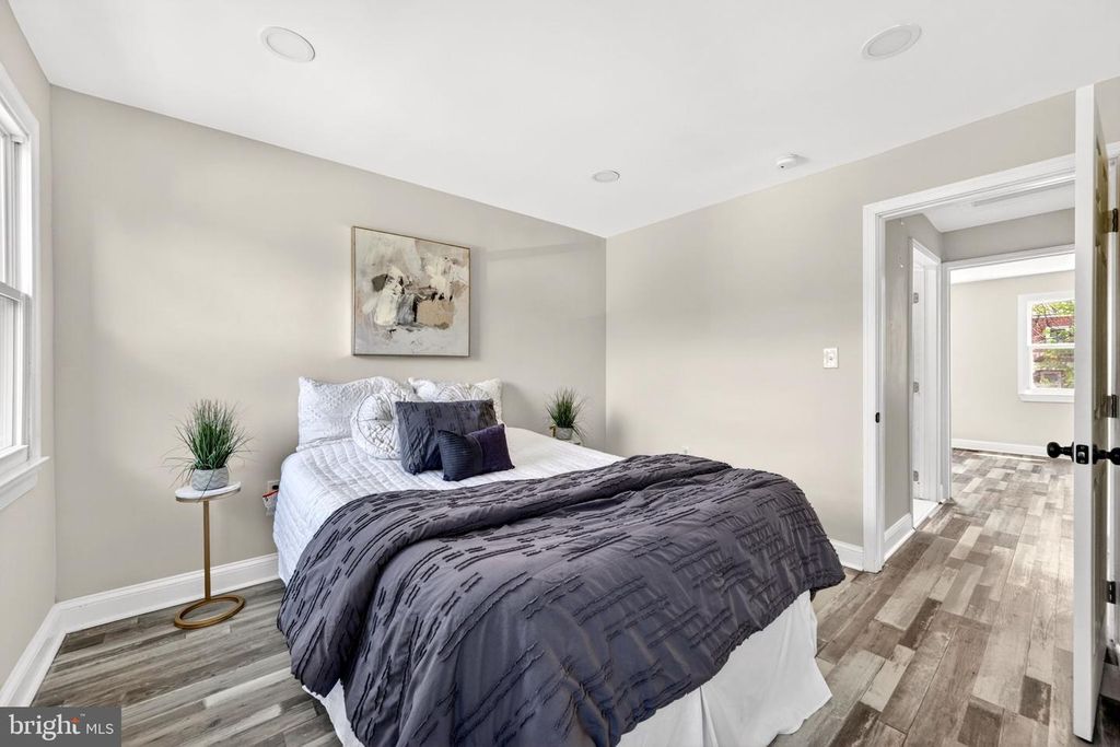 Image 15 of property listing at 1419 WELDON PL N, Baltimore, MD 21211