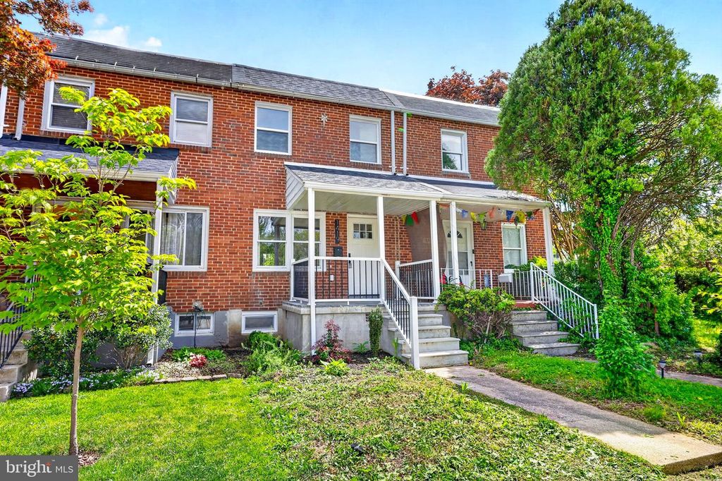 Image 2 of property listing at 1419 WELDON PL N, Baltimore, MD 21211
