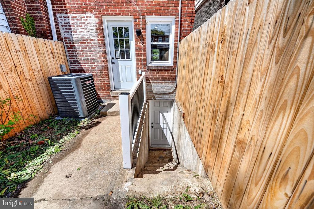 Image 26 of property listing at 1419 WELDON PL N, Baltimore, MD 21211