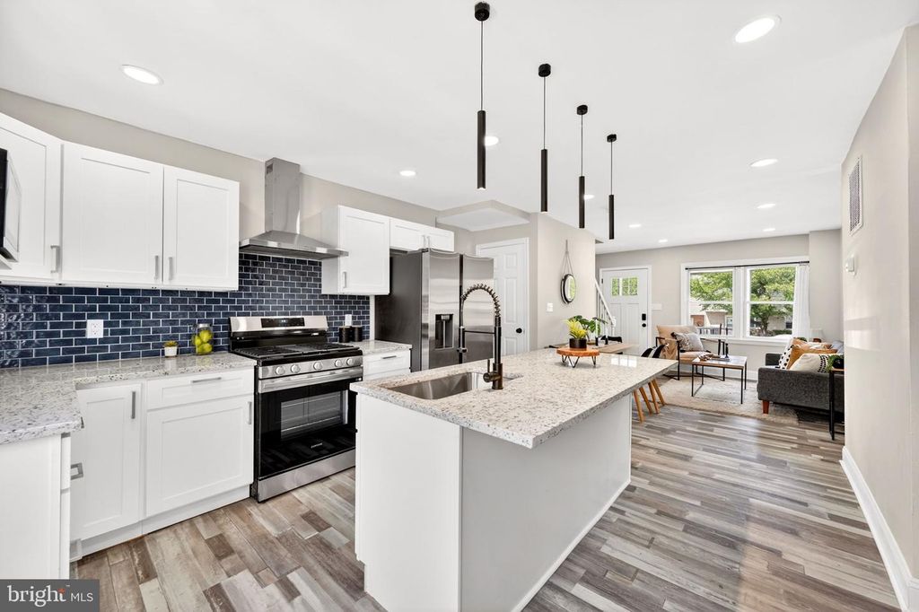 Image 8 of property listing at 1419 WELDON PL N, Baltimore, MD 21211