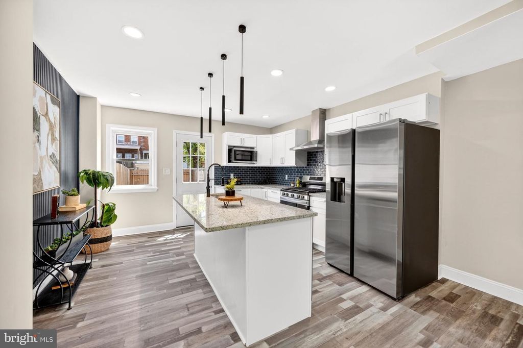 Image 9 of property listing at 1419 WELDON PL N, Baltimore, MD 21211