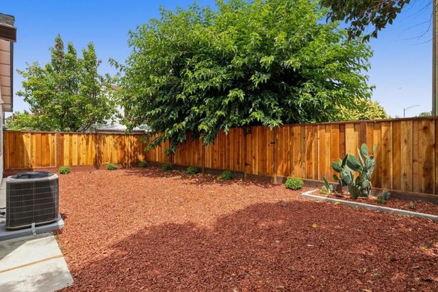 555 Lanfair Circle, San Jose, CA 95136