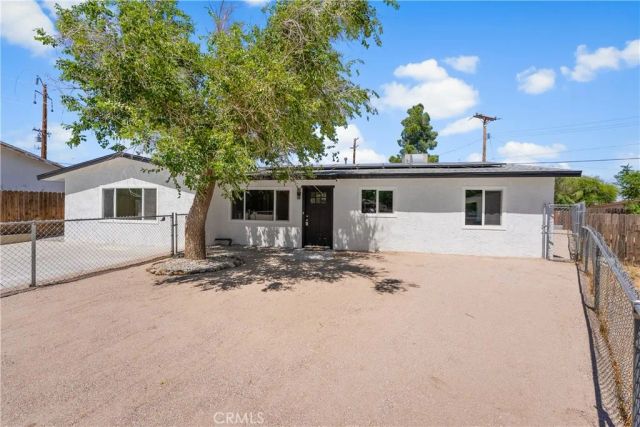 15992 Lawrence Drive, Mojave, CA 93501