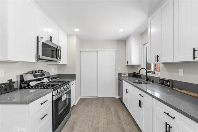15992 Lawrence Drive, Mojave, CA 93501