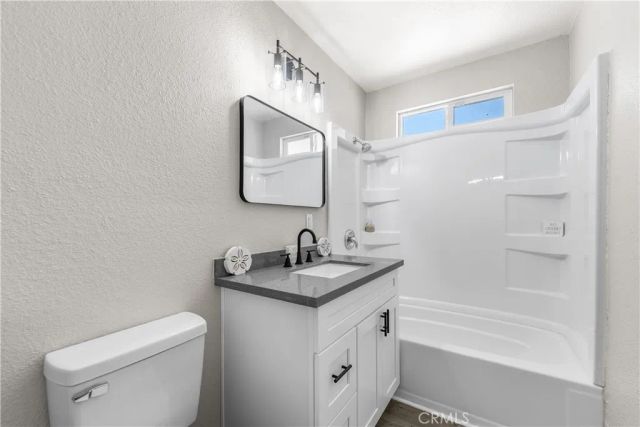 15992 Lawrence Drive, Mojave, CA 93501