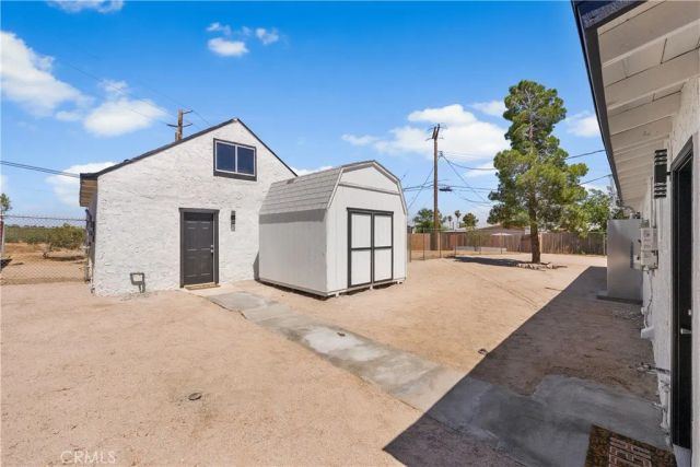 15992 Lawrence Drive, Mojave, CA 93501