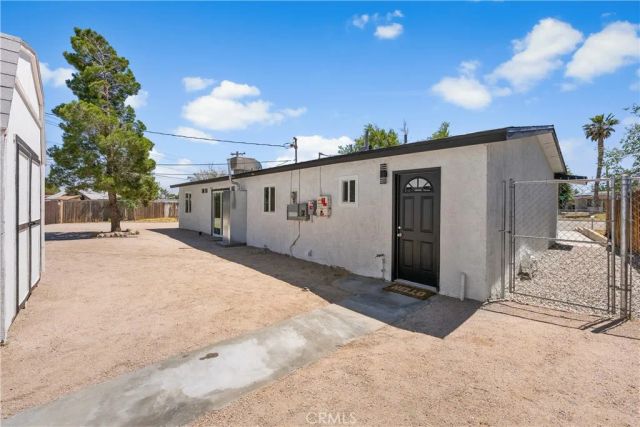 15992 Lawrence Drive, Mojave, CA 93501