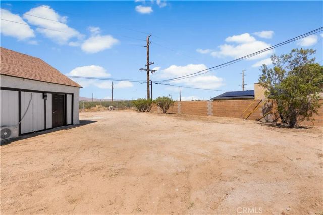 15992 Lawrence Drive, Mojave, CA 93501