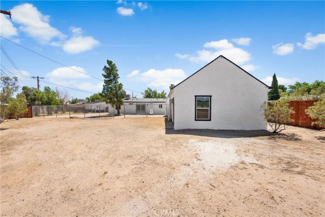 15992 Lawrence Drive, Mojave, CA 93501