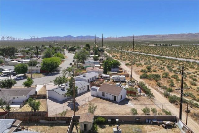 15992 Lawrence Drive, Mojave, CA 93501